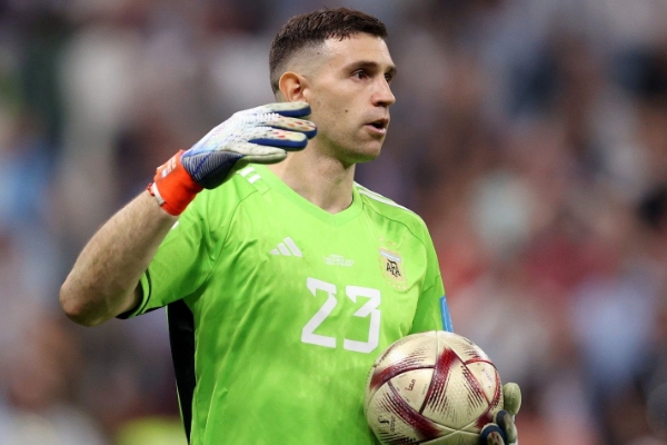 莫佩調(diào)侃撞傷萊諾成就大馬?。骸半y道他不應(yīng)該對(duì)我心存感激嗎？”