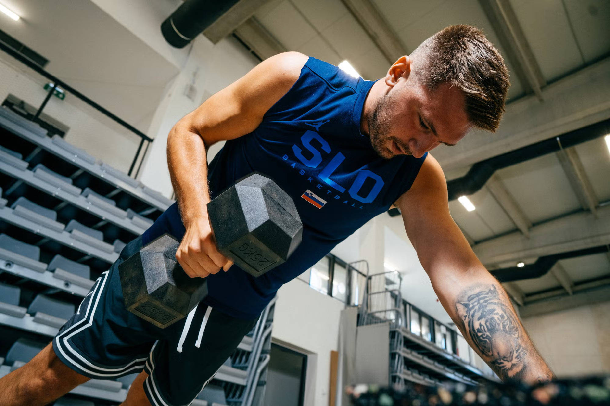 今年是Doncic進(jìn)入NBA以來(lái)的第一個(gè)歐洲暑假生活