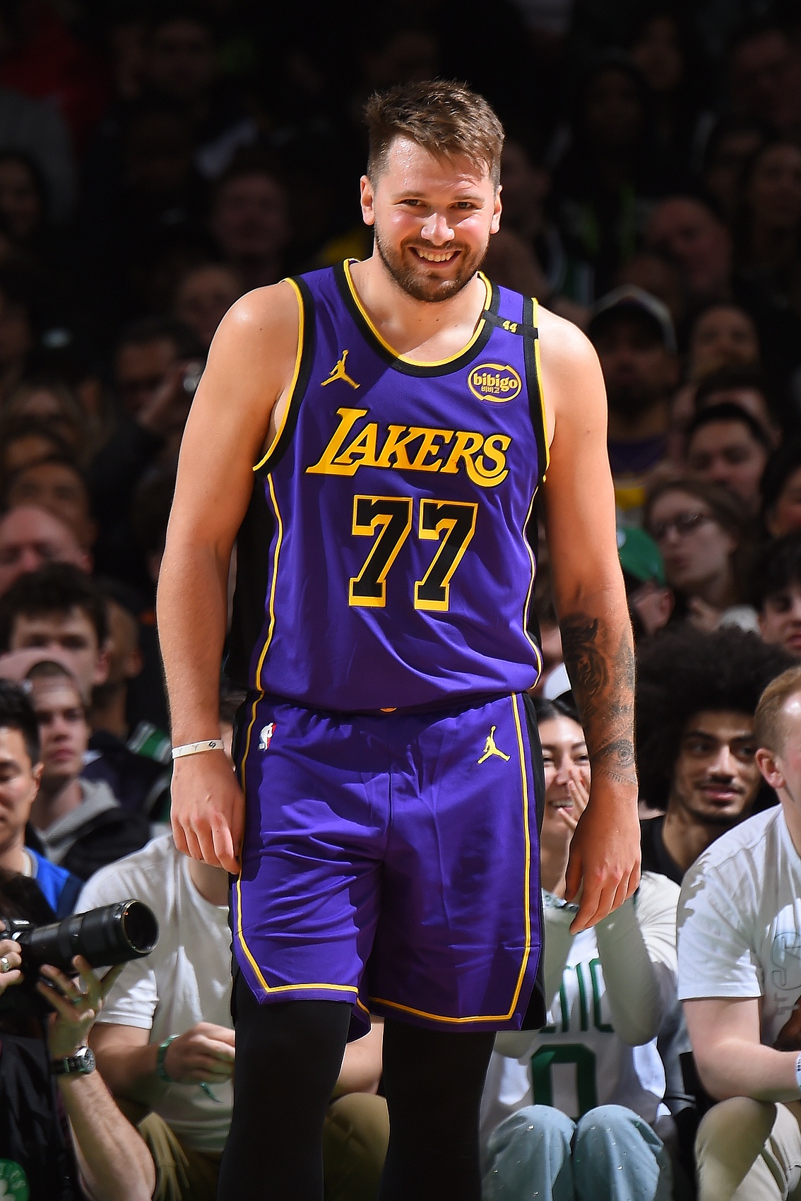 大錢！湖人可以在27年內(nèi)與Doncic簽約3.23億 如果您等待1年 則可以簽署4.18億次5年